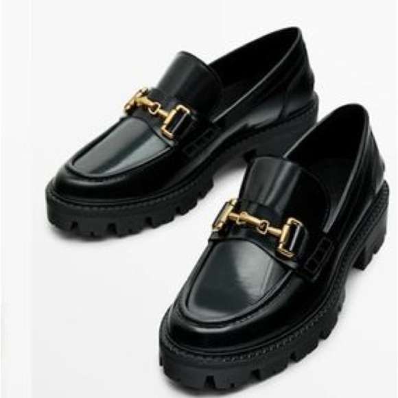NWOT. Massimo Dutti Black Lug Sole Loafers. Size 6. - Picture 2 of 7